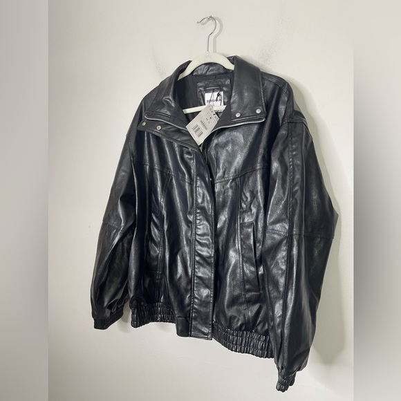 Bershka NWT 90s Leather effect Oversized Faux Leather Bomber Jacket Sz M - Picture 6 of 12